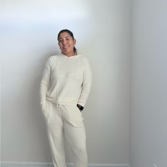 Cream Ribbed Lounge Set - Picture 2 of 3